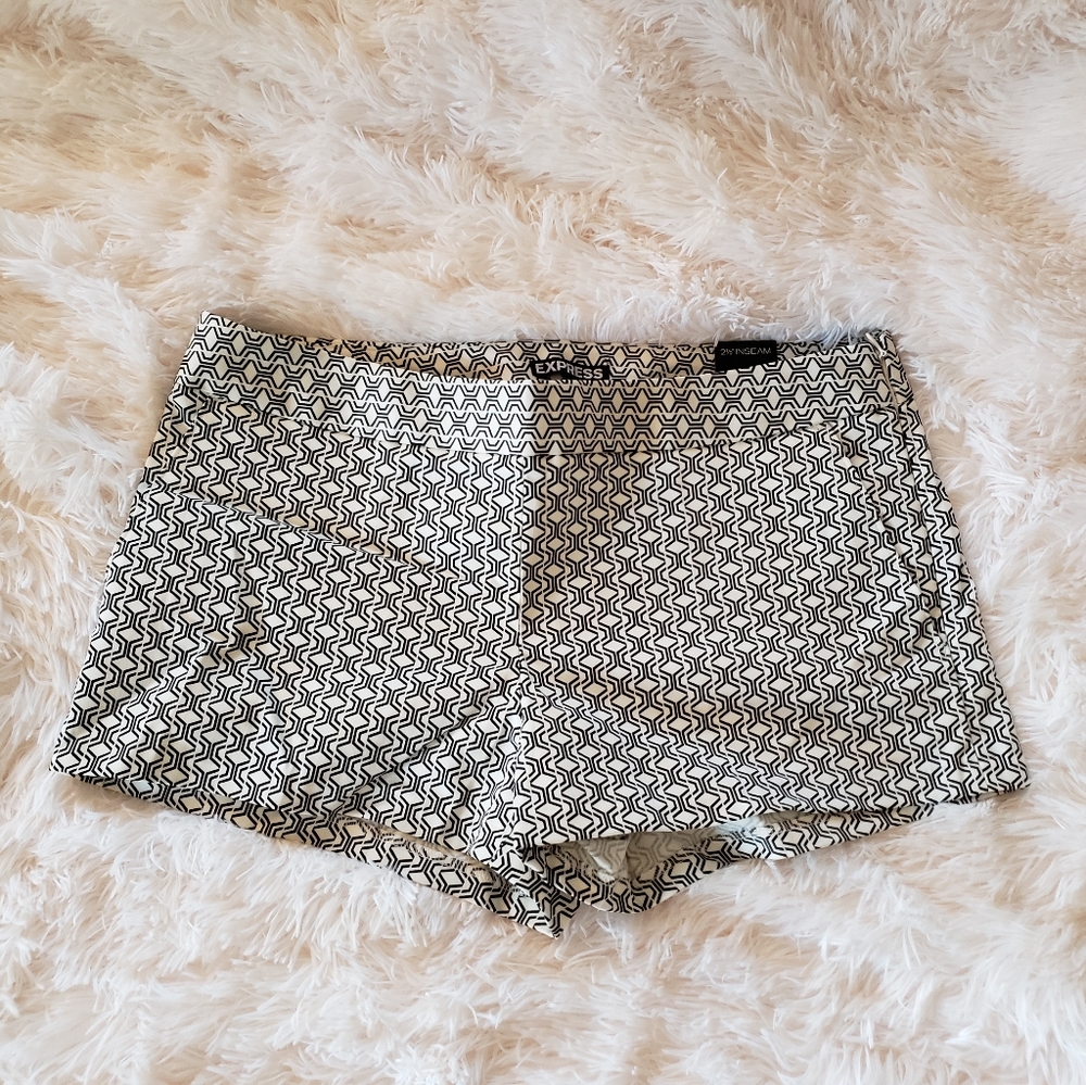 Express Womens Patterned Shorts sz 8
